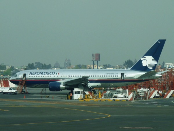 B767-200ER AM - po zkusenosti s AM na ratkem letu bych s nimi dalkovy let absolvovat nechtel, mam podezreni ze i na nich je service rekneme ve stylu "back to basics"