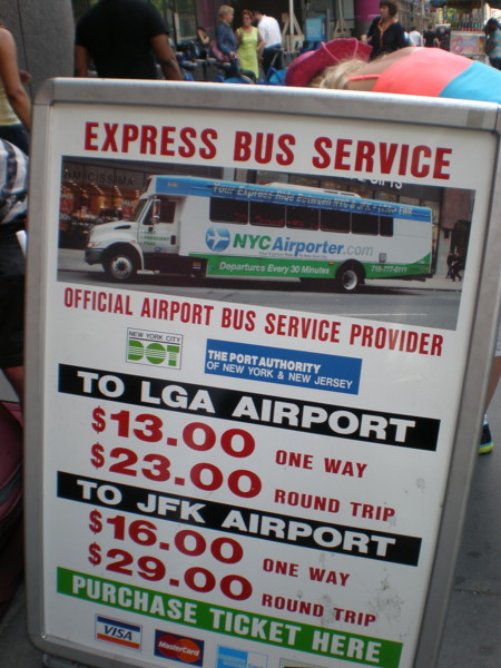 bus z letiště a na letiště u Port Authority