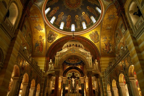 Saint Louis Cathedral s nejrozsáhlejší mozaikovou výzdobou na světě...