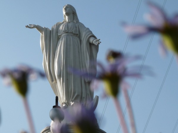 Cerro San Cristobal - příjemná změna, že jako jedno z mála LA měst tu mají sochu někoho jiného než Ježíše Krista.