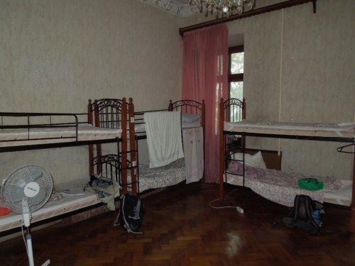 Ta postel vlevo dole je moje