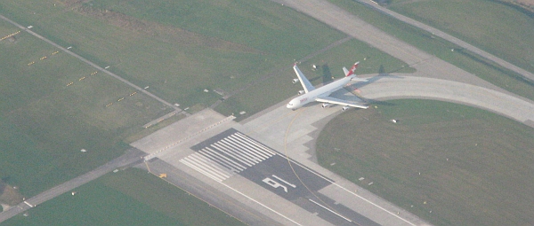 Airbus A340-313X na odletu LX 052 ZRH-BOS