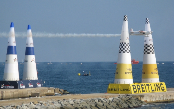 RBAR - pozdější vítěz a 2009 Champion Paul Bonhomme letí svůj kvalifikační let, Zivko Edge 540