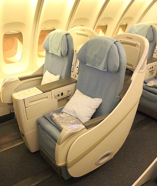 Starší typ business class sedačky