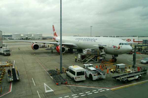 Naše kráska A340-600 na LHR