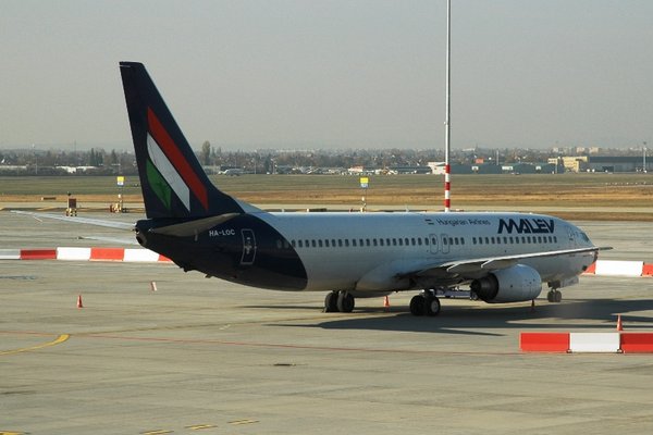 B738 MA