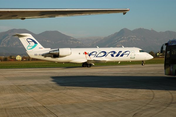 CRJ2 AP