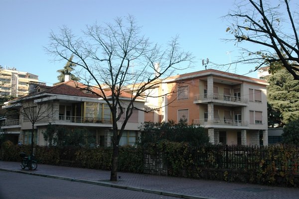 Tirana - bývalá rezidence Envera Hodži