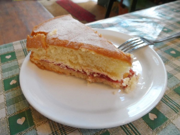 Victoria sponge cake