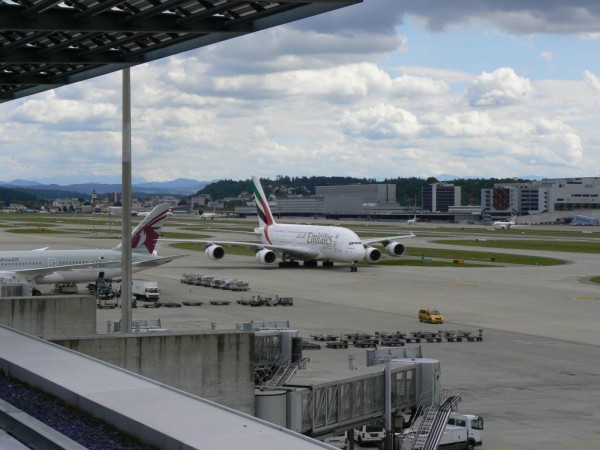 Dvojitá konkurence: 787 vs 380 a EK vs QR