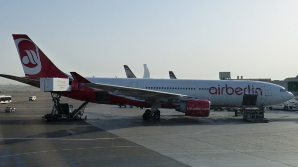 AB A330 na AUH