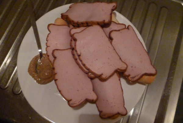 Top rustikální: 3 rohlíky pod 250 g sekané téměř nejsou vidět