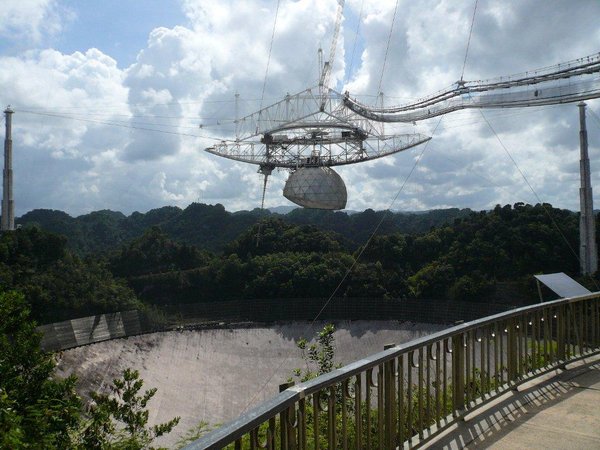 Arecibo telescope Puerto Rico aneb kde se točilo GOLDEN EYE