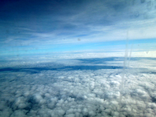 30 mraky a špinavé okno.JPG