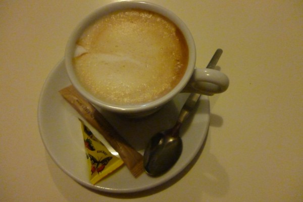 a moje cappuccino bylo vskutku na štíru s bublinami (špatné slehání mléka)