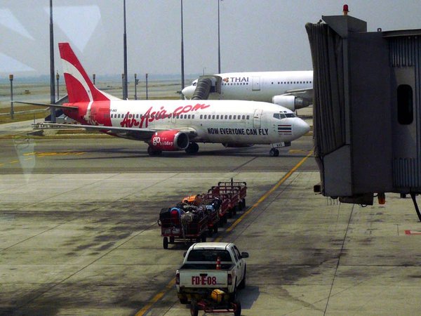Obstarozni 737 AirAsia vyletela poprve uz v roce 1985