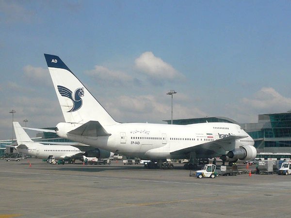 Opravdovy dedecek. Iran Air se svym 747SP v Istanbulu