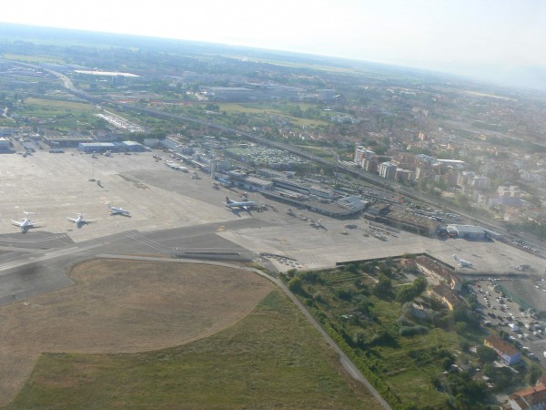 Terminál a apron PSA krátce po startu