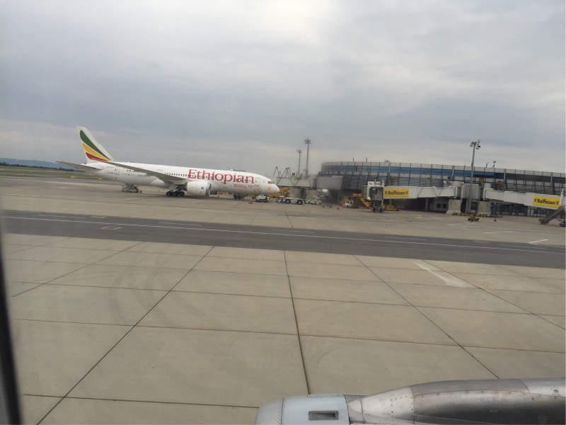 image.jpg (593.21 KiB) Zobrazeno 3154 x Jediné spestrenie v podobe B 787-8 Ethiopianu