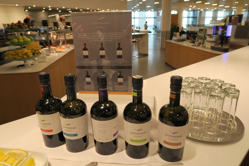 Lufthansa coctails v lounge