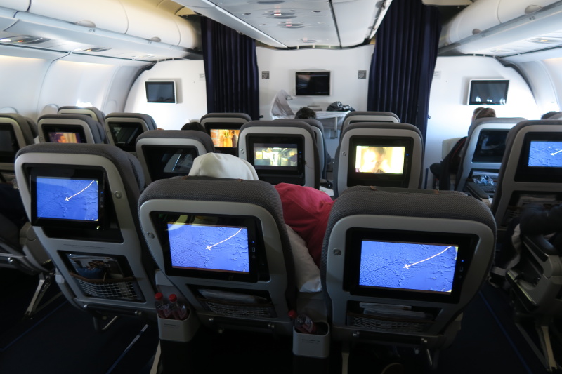 Sekce premium economy zezadu