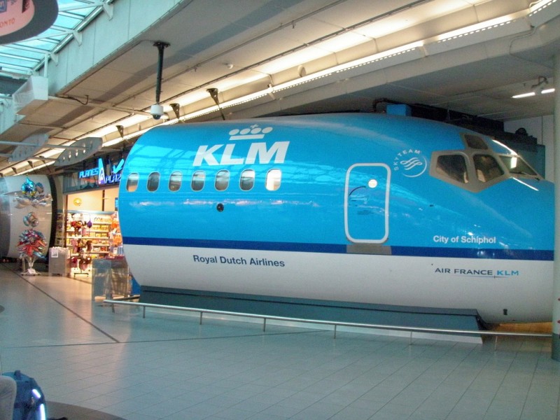 13. planes plaza.JPG
