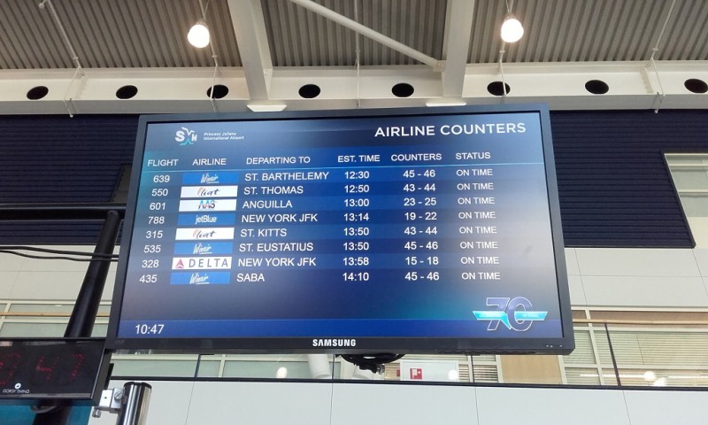 105.  odletová tabule SXM.jpg
