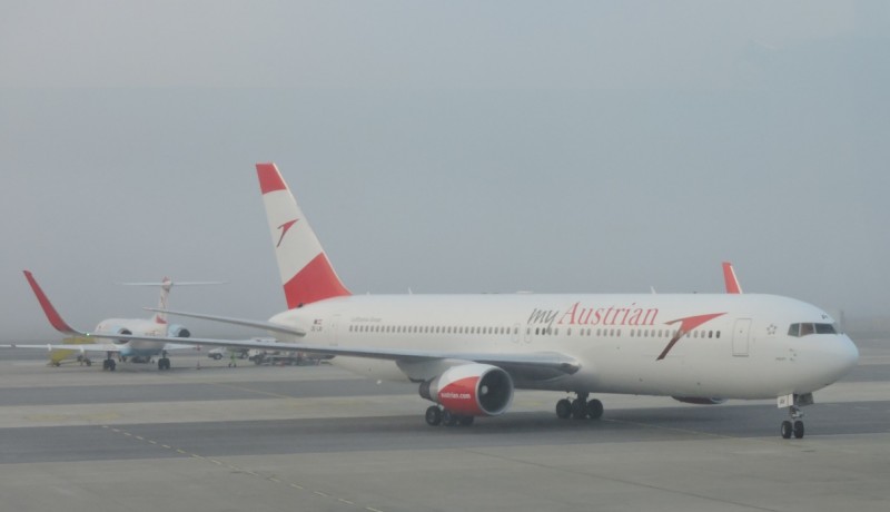 priletel aj B767 v nových farbách myAustrian