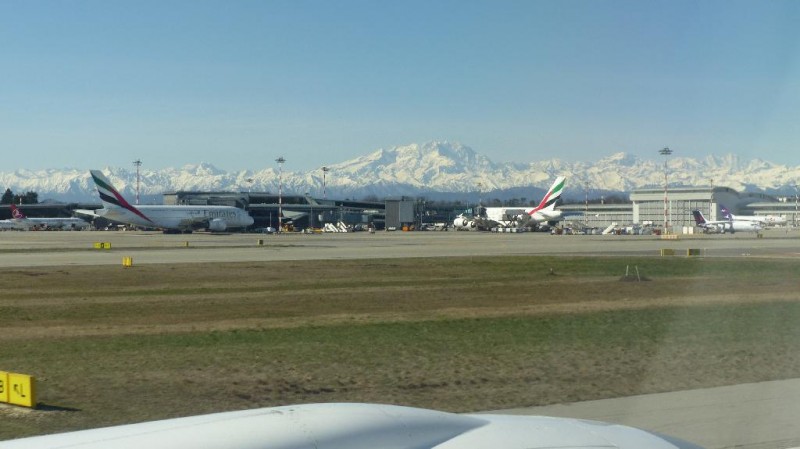 2x Emirátí A380