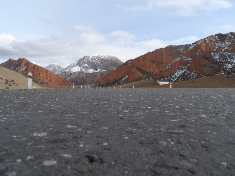 Cesta smer Taldyk pass