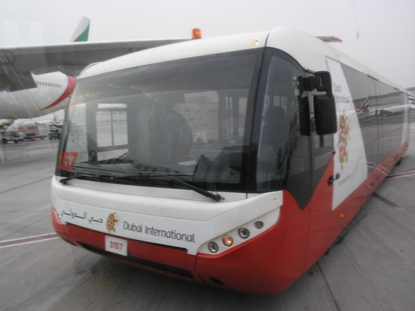 Bus na letišti.