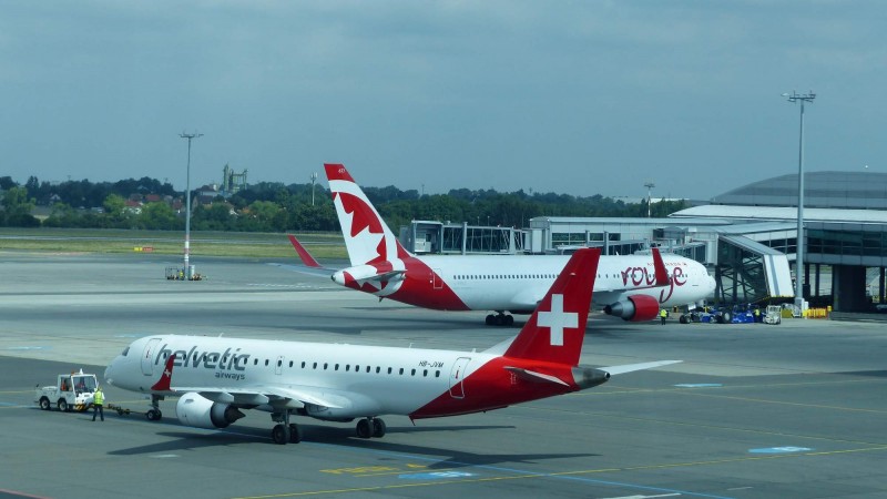 Air Canada Rouge na hodinu zpozdenem odletu do YYZ