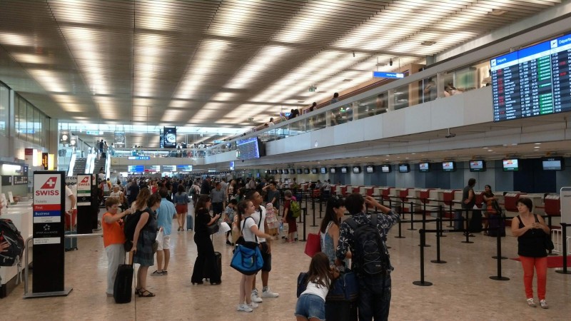 hodne prelidneny terminal GVA letiste