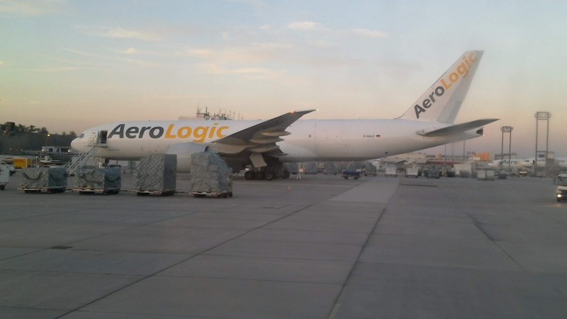Zaparkovali jsme vedle B777 AeroLogic