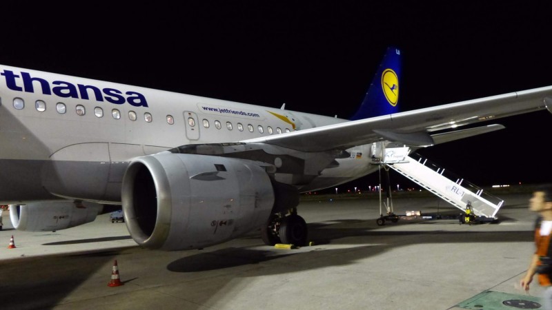 Nastup do A319 smer PRG ve zbarveni LH Jetfriends
