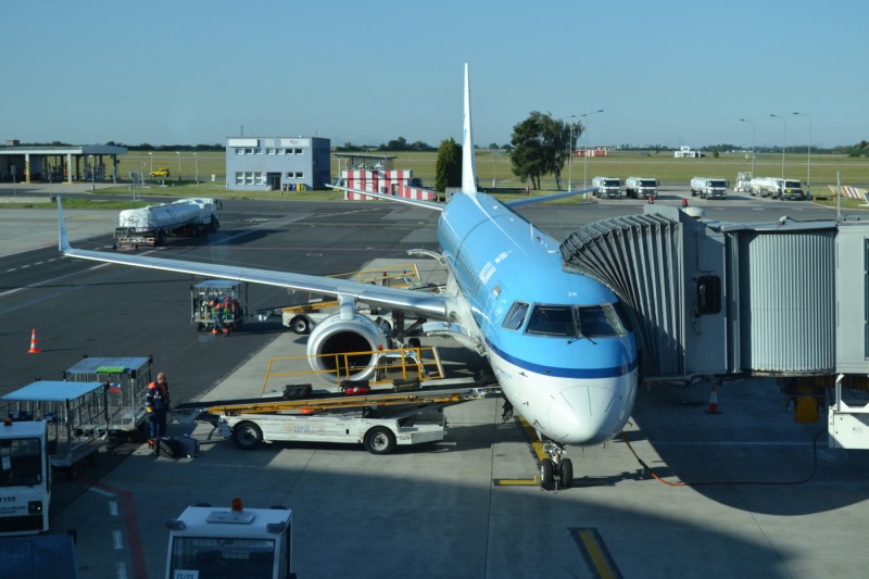 KLM E190 do AMS