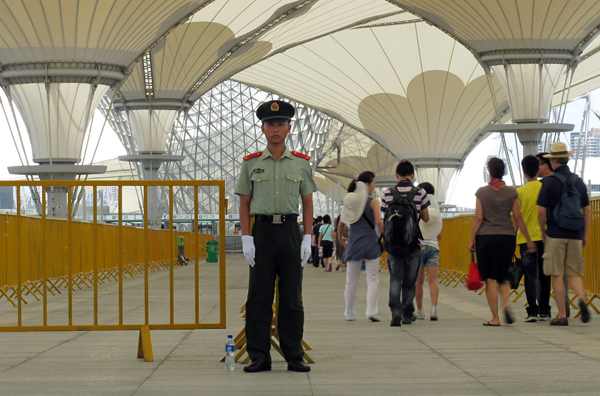 EXPO, vstupní promenáda