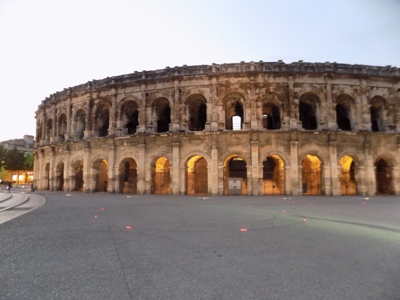 navečer v Nimes