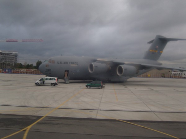 US AIR FORCE na cargo stojance ve WRO