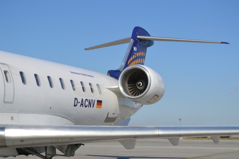 lufthansa-crj.jpg