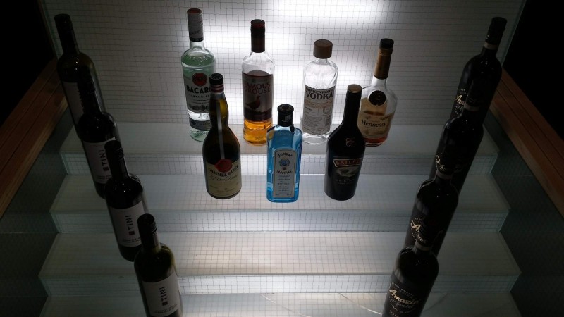IMG_20161210_101500.jpg (165.64 KiB) Zobrazeno 6215 x Vyber tvrdeho alkoholu byl takovy ten salonkovy prumer.