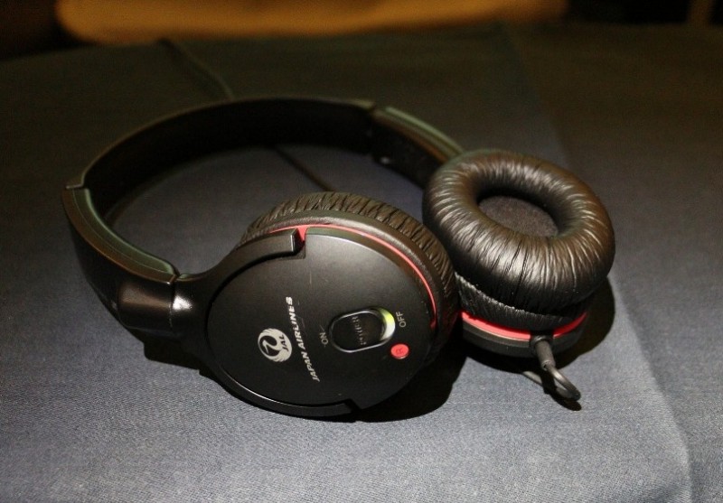 noise cancelling headphones