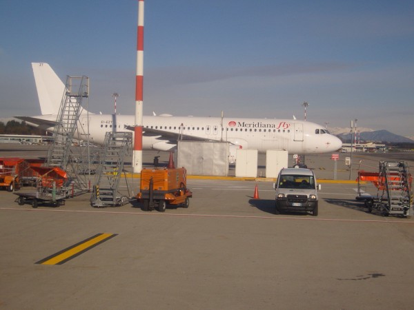 Meridiana Fly na vedlejsi parkovaci pozici