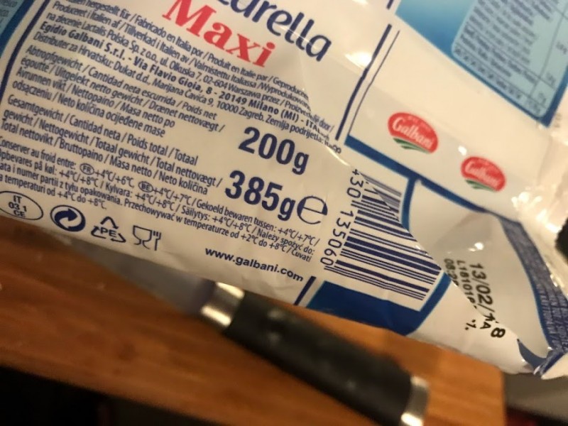 Ani na kravske mozzarelle nebyla zminka o jakemsi Cesku, nebo zavodu v nem, zato informace v cestine chybela, i kdyz v polstine byla.
