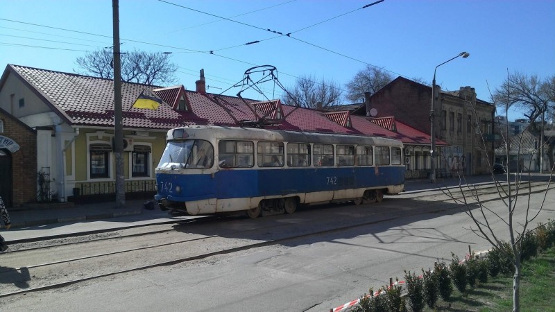 tramvaj byla hned za rohem, ale pro cestu do centra jsme zvolili radsi taxi