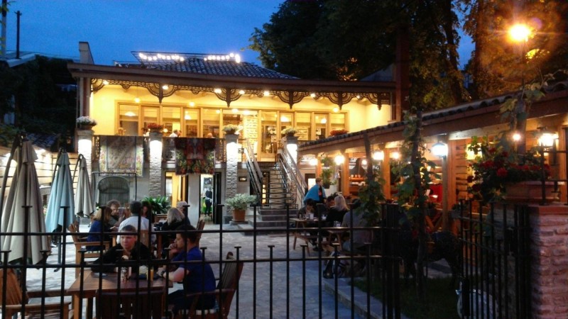 Byl cas se najist a zpet na ubytovani a slibenou ochutnavku vin - restaurace KAPILONI