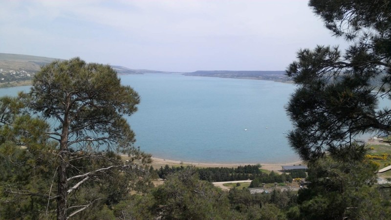 Reservoar na vodu, kteremu se taky rika Tbilisi sea