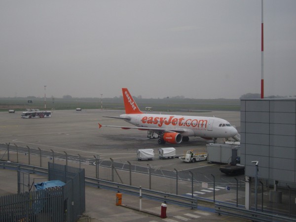 Easyjet pred odletem do Amsterdamu