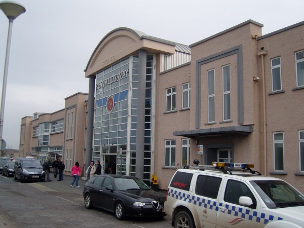 Letistni budova letiste Ronaldsway Ostrava Man z venku