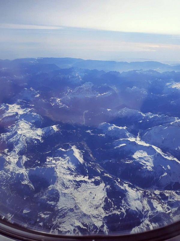Prelet nad Alpami nikdy neomrzi, zvlast kdyz je hezke pocasi